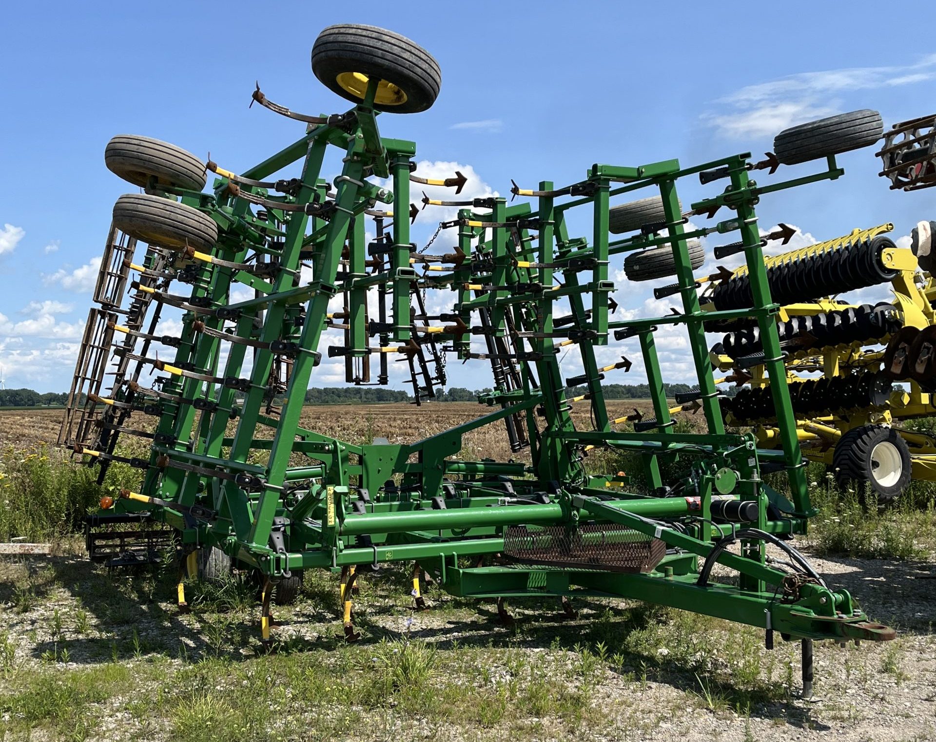 John-Deere-2210